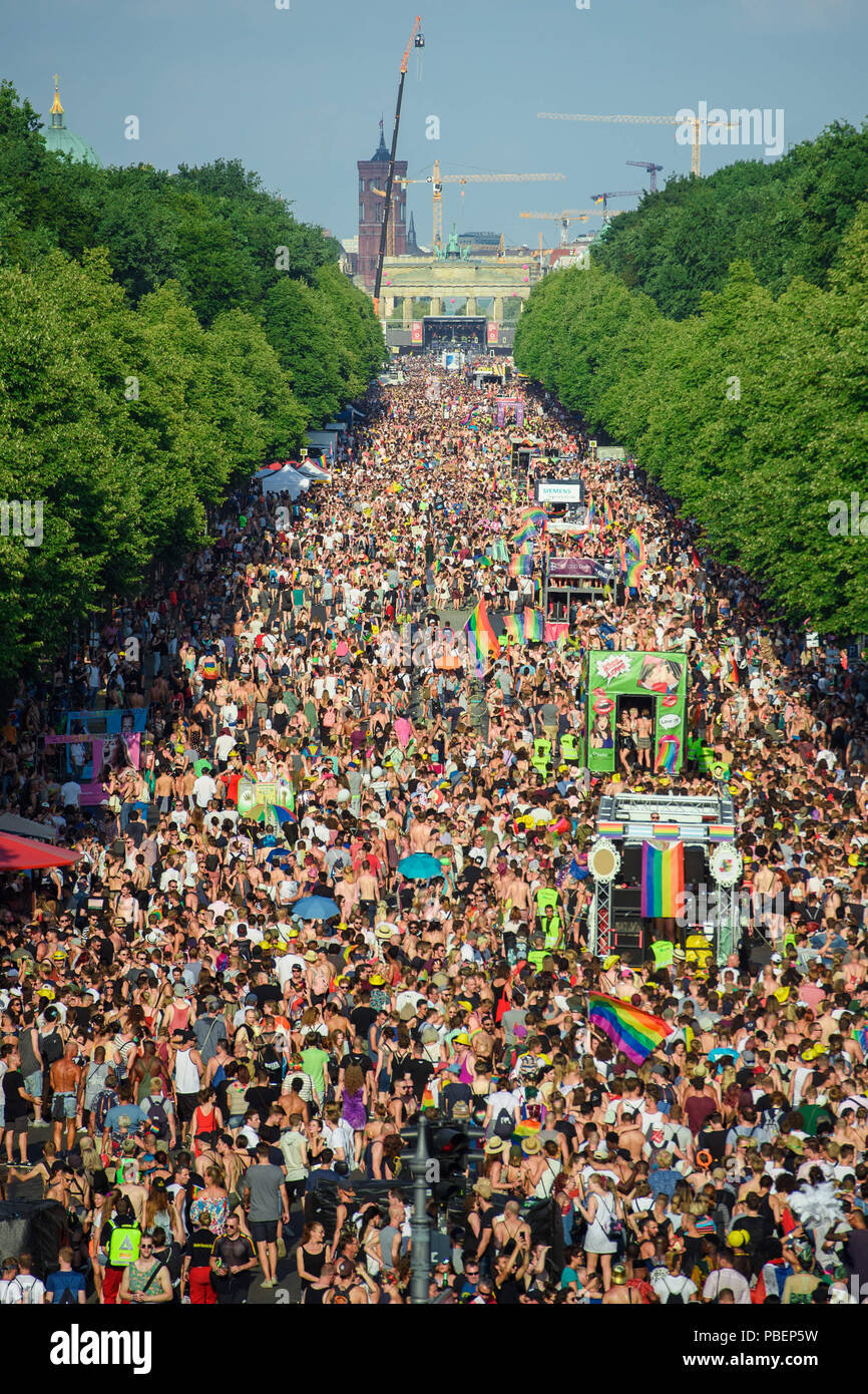 Berlin, Germany. 28th July, 2018. The Christopher Street Day (CSD) parade moves along the Strasse des 17. Juni to the Brandenburg Gate. The traditional parade of homosexuals takes place for the 40th time in Berlin in 2018. There are CSD parades and street festivals in around 40 cities throughout Germany. Credit: Gregor Fischer/dpa/Alamy Live News Stock Photo