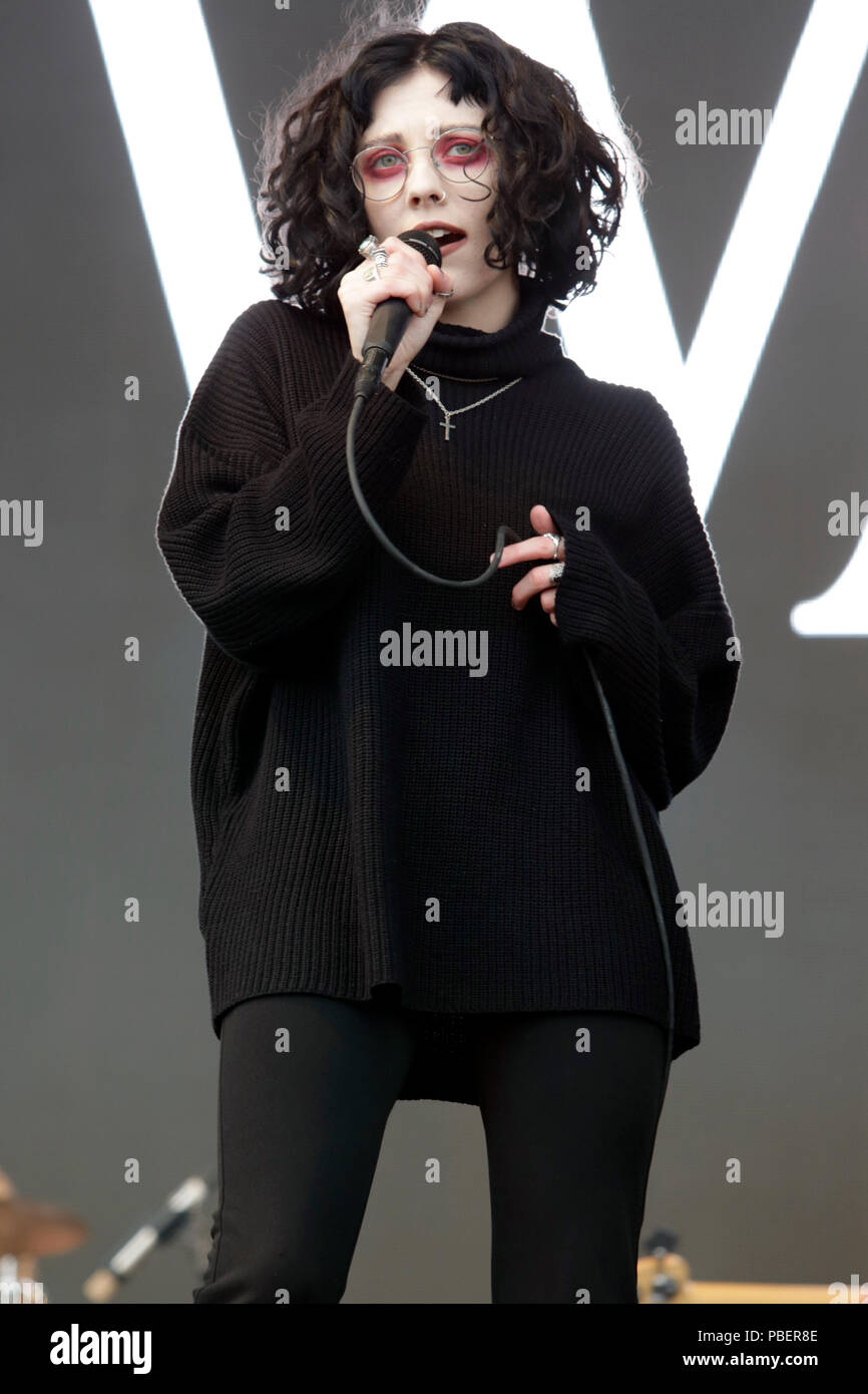 Derbyshire, UK. 28th July 2018. Heather Baron-Gracie of Pale Waves ...