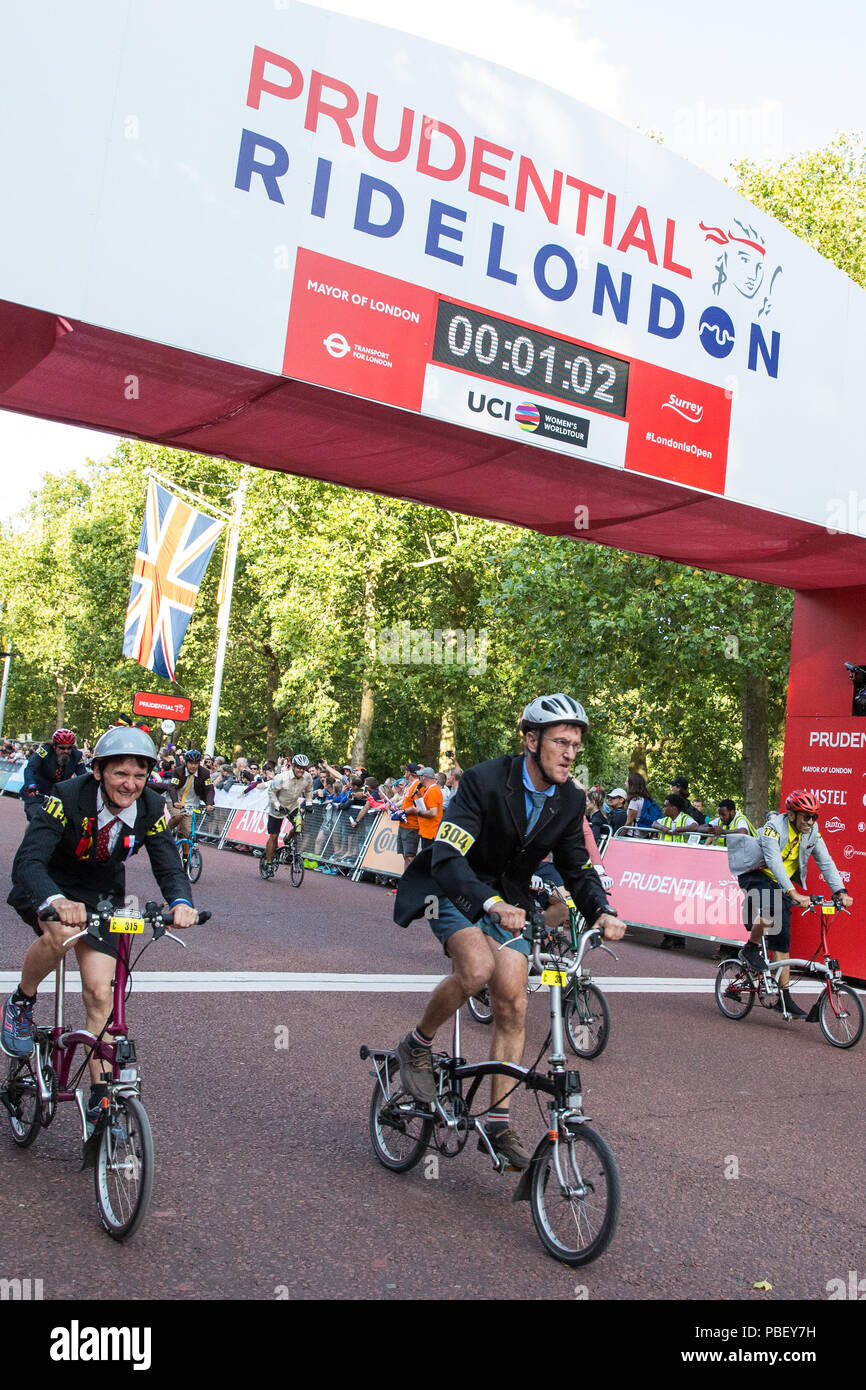 London, UK. 28th July, 2018. Over 500 smartly-dressed Brompton riders ...