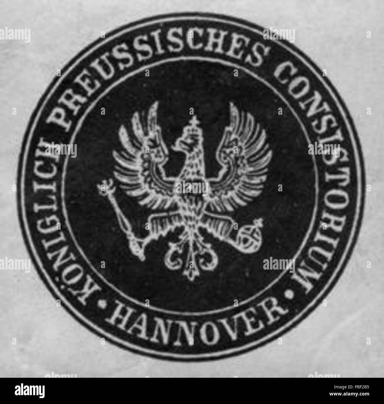 Alte Briefverschlussmarke aus Papier, welche seit ca. 1850 von Behoerden, Anwaelten, Notaren und Firmen zum verschliessen der Post verwendet wurde. 1457 Siegelmarke Königlich Preussisches Consistorium Hannover W0212131 Stock Photo