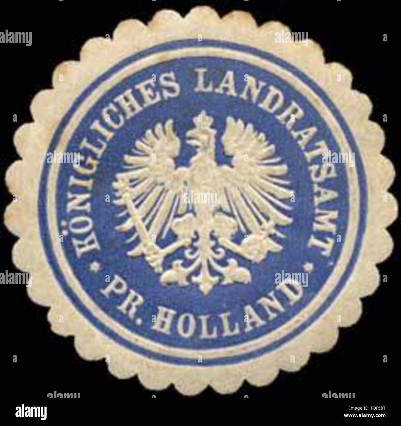Alte Briefverschlussmarke aus Papier, welche seit ca. 1850 von Behoerden, Anwaelten, Notaren und Firmen zum verschliessen der Post verwendet wurde. 1472 Siegelmarke Königliches Landratsamt - Preussisch Holland W0260294 Stock Photo