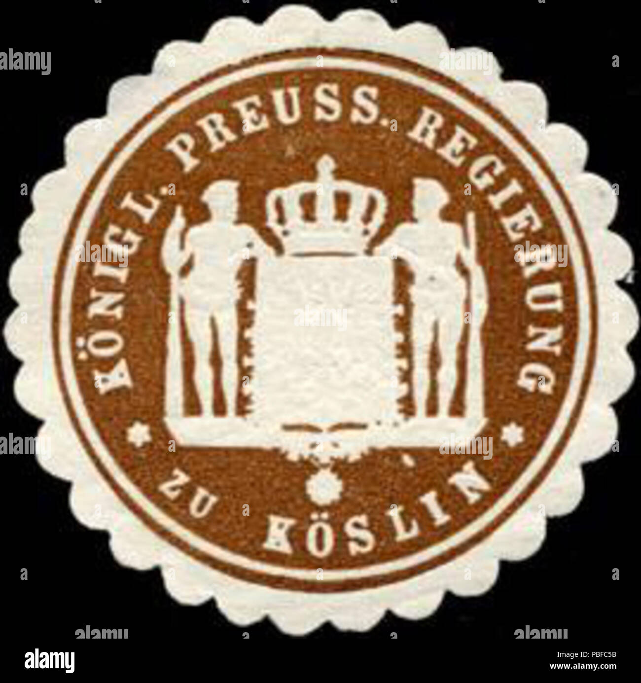 Alte Briefverschlussmarke aus Papier, welche seit ca. 1850 von Behoerden, Anwaelten, Notaren und Firmen zum verschliessen der Post verwendet wurde. 1455 Siegelmarke Königlich Preussische Regierung zu Köslin W0220597 Stock Photo