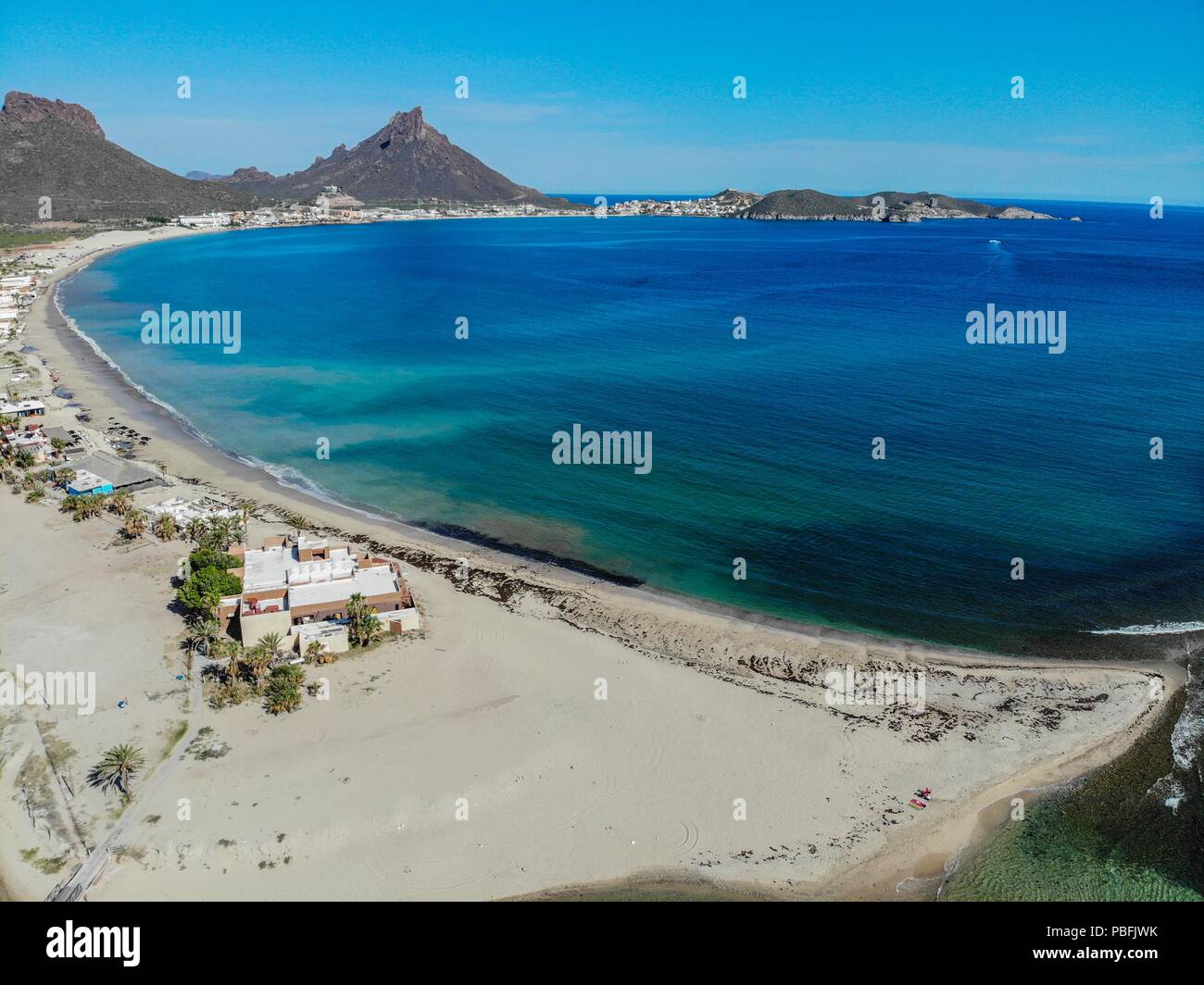 Vista aérea de paisaje de arena y mar en la playa turística los Algodones y playa Blanca de San Carlos, Sonora, Mexico   (Photo: Luis Gutiérrez / NortePhoto.com)  Aerial view of landscape of sand and sea at the Algodones tourist beach and Playa Blanca in San Carlos, Sonora, Mexico  (Photo: Luis Gutiérrez / NortePhoto.com) Stock Photo