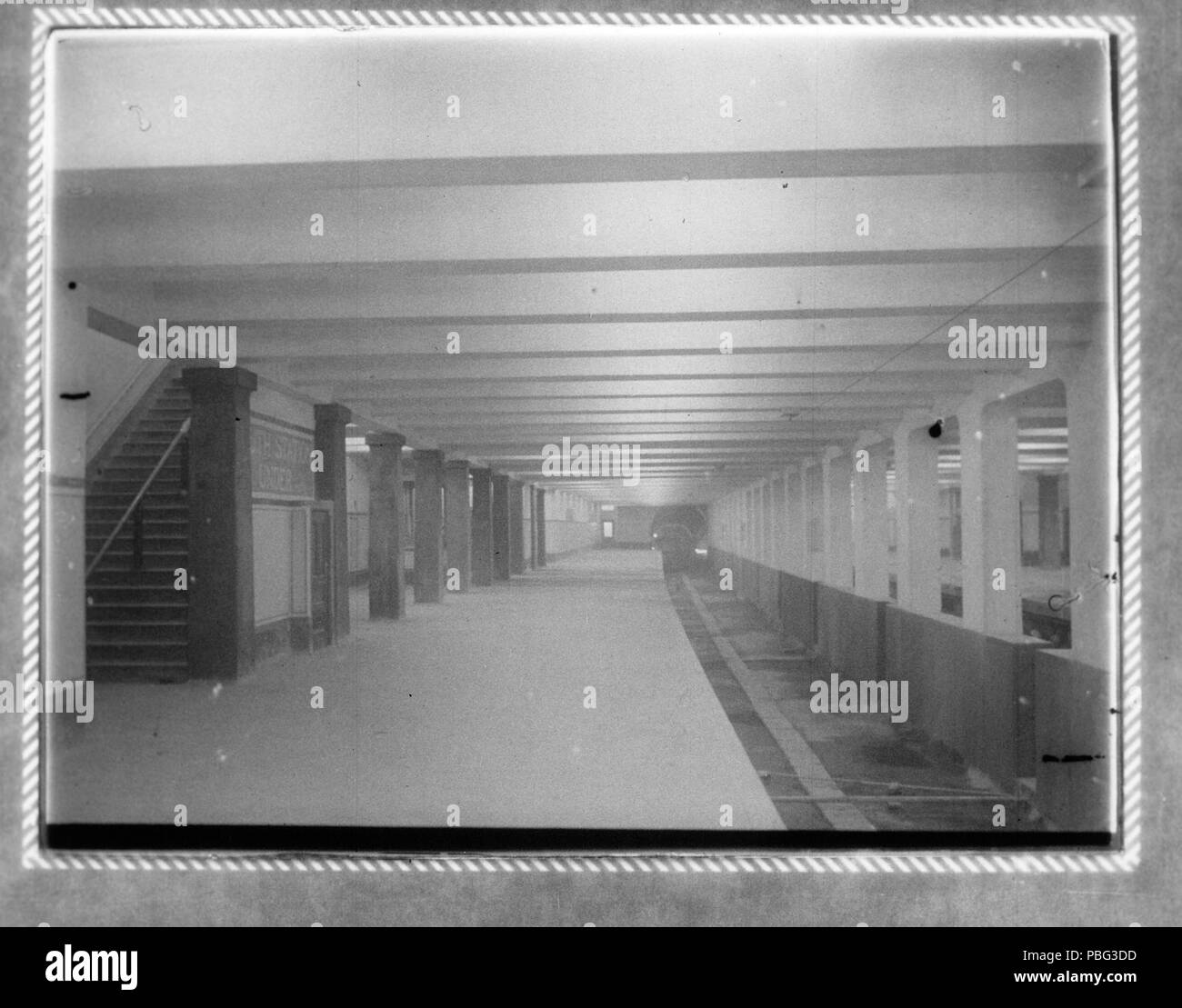 South platform Black and White Stock Photos Images Alamy