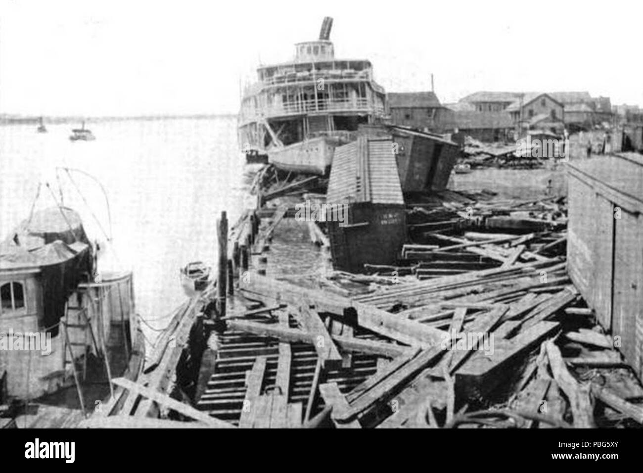 1573 Steamship washed ashore at Mobile by July 1916 hurricane Stock Photo