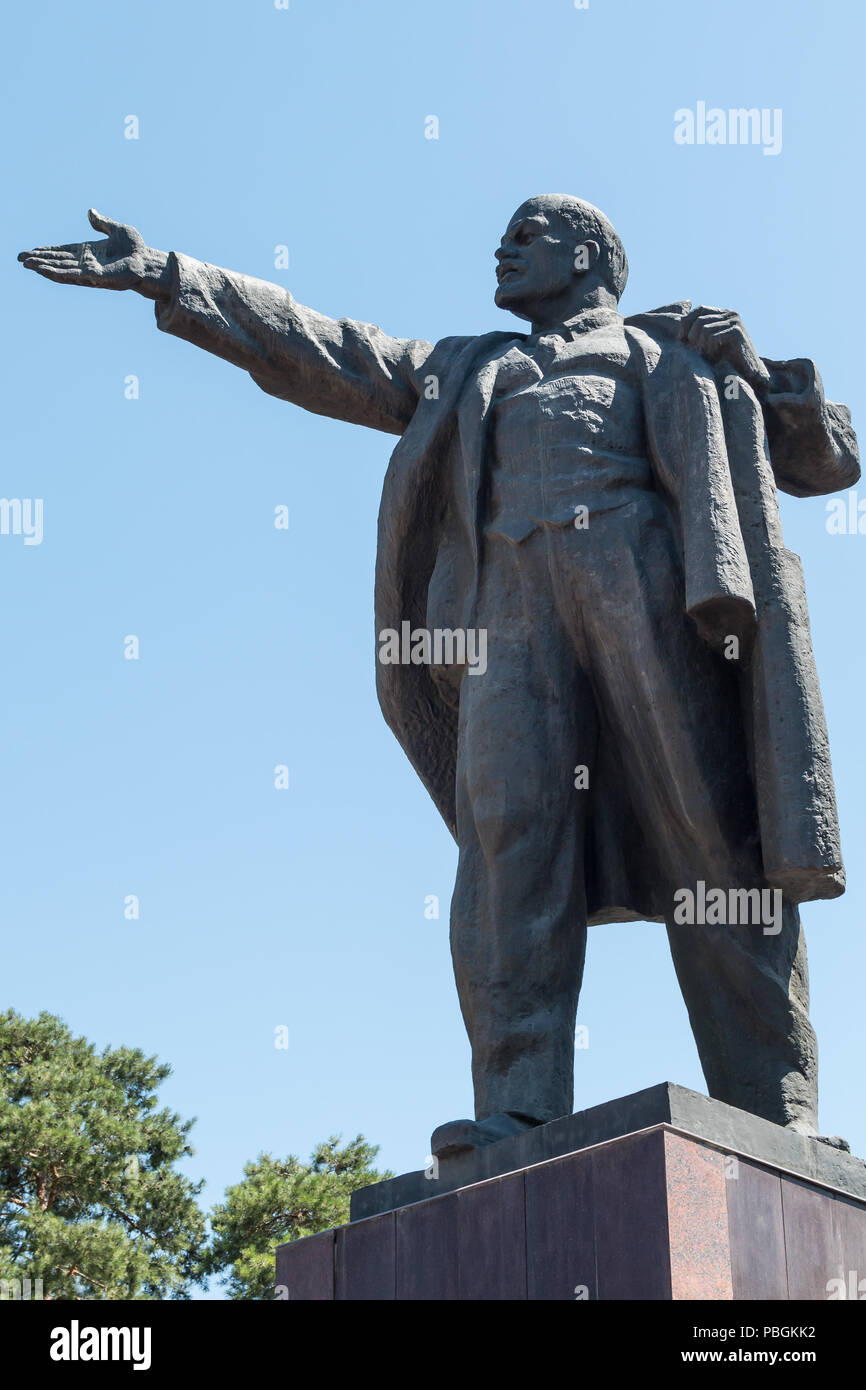 Statue of Vladimir Lenin (Vladimir Ilyich Ulyanov) standing behind Ala Too Square in Bishkek, the capital city of Kyrgyzstan. Stock Photo