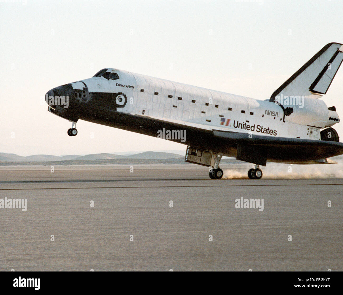Edwards air force base shuttle landing hi-res stock ...