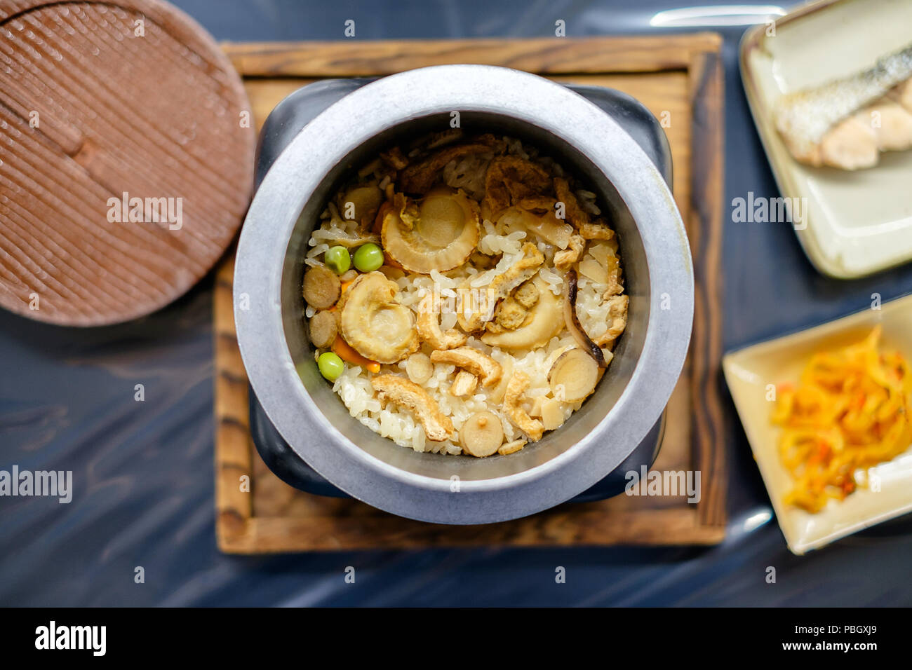 Traditional Japanese cuisine, baked scallop rice pot Stock Photo Alamy