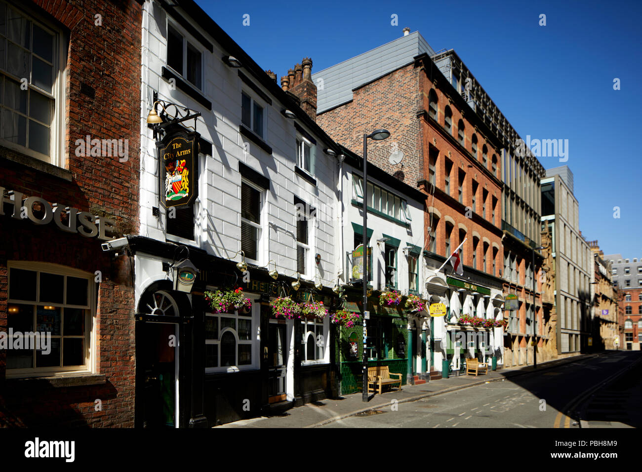 Manchester city centre City Arms pub on Kennedy Street Stock Photo