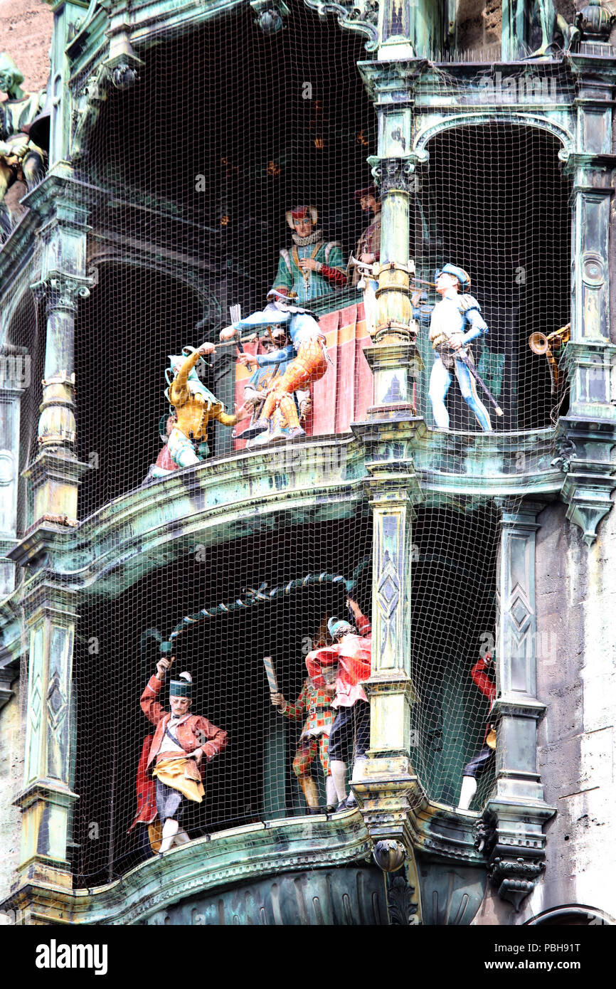 Glockenspiel on the city hall of Munich, Germany Stock Photo Alamy