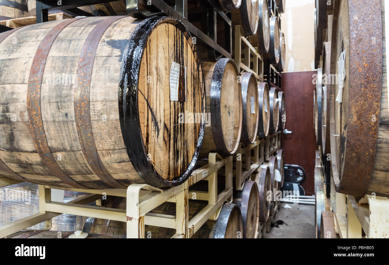 Beer cellar racks hires stock photography and images Alamy