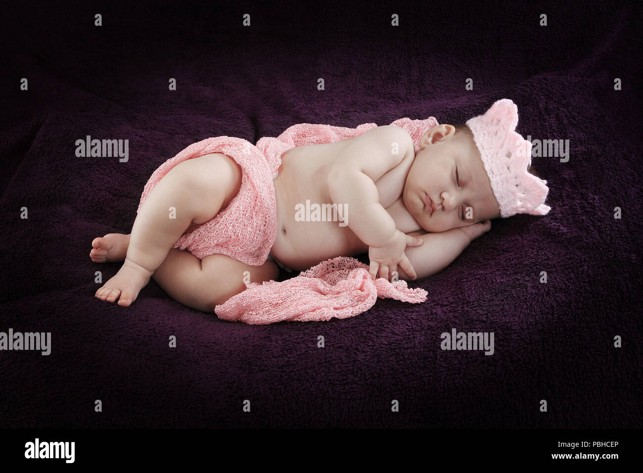 Baby girl sleeping hi-res stock photography and images - Alamy