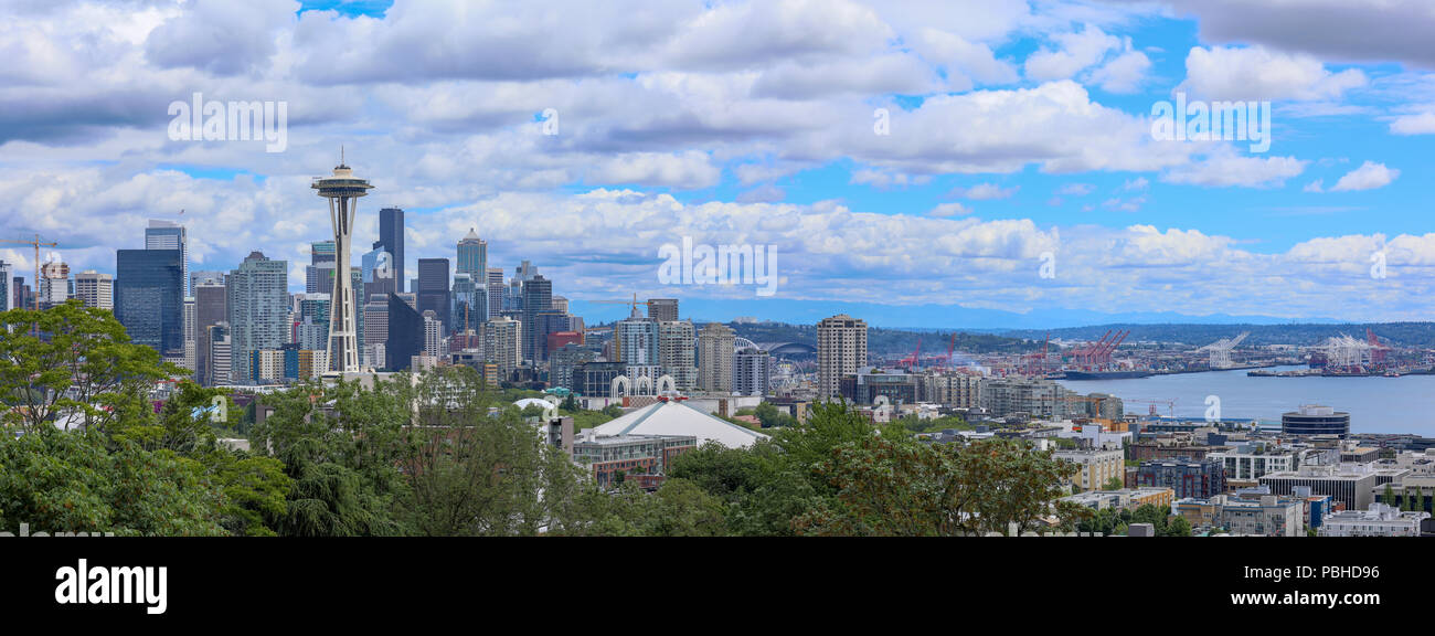 Seattle Skyline Panorama from Kerry Park Stock Photo - Alamy
