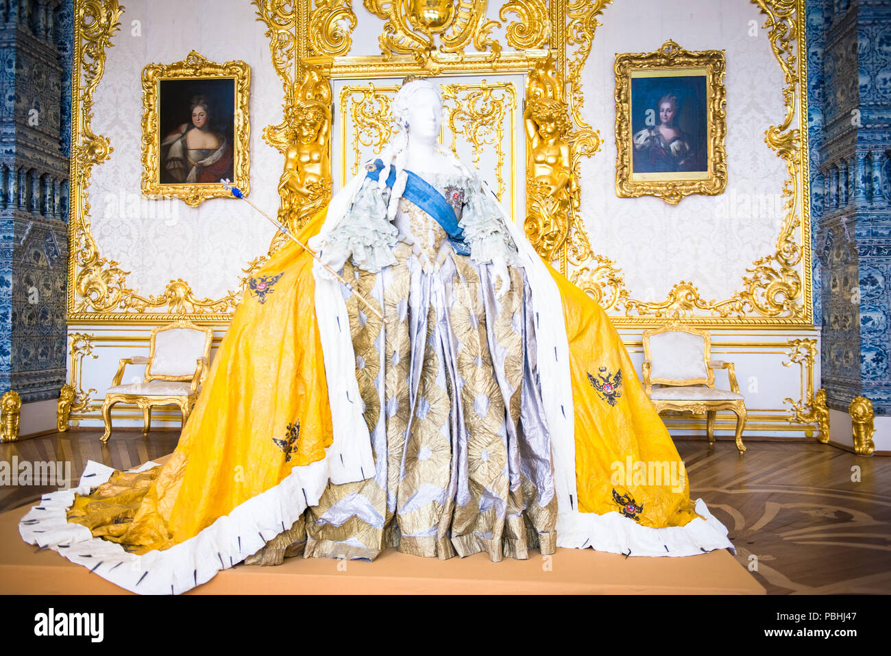 PUSHKIN, RUSSIA - OCT 25, 2012: Catherine dress in the Catherine Palace,  Rococo palace in Tsarskoe Selo, Russia. It was the residence of the Russian  T Stock Photo - Alamy