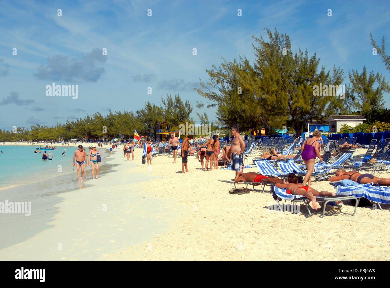 People Enjoying The Beach Half Moon Cay Bahamas Stock Photo Alamy