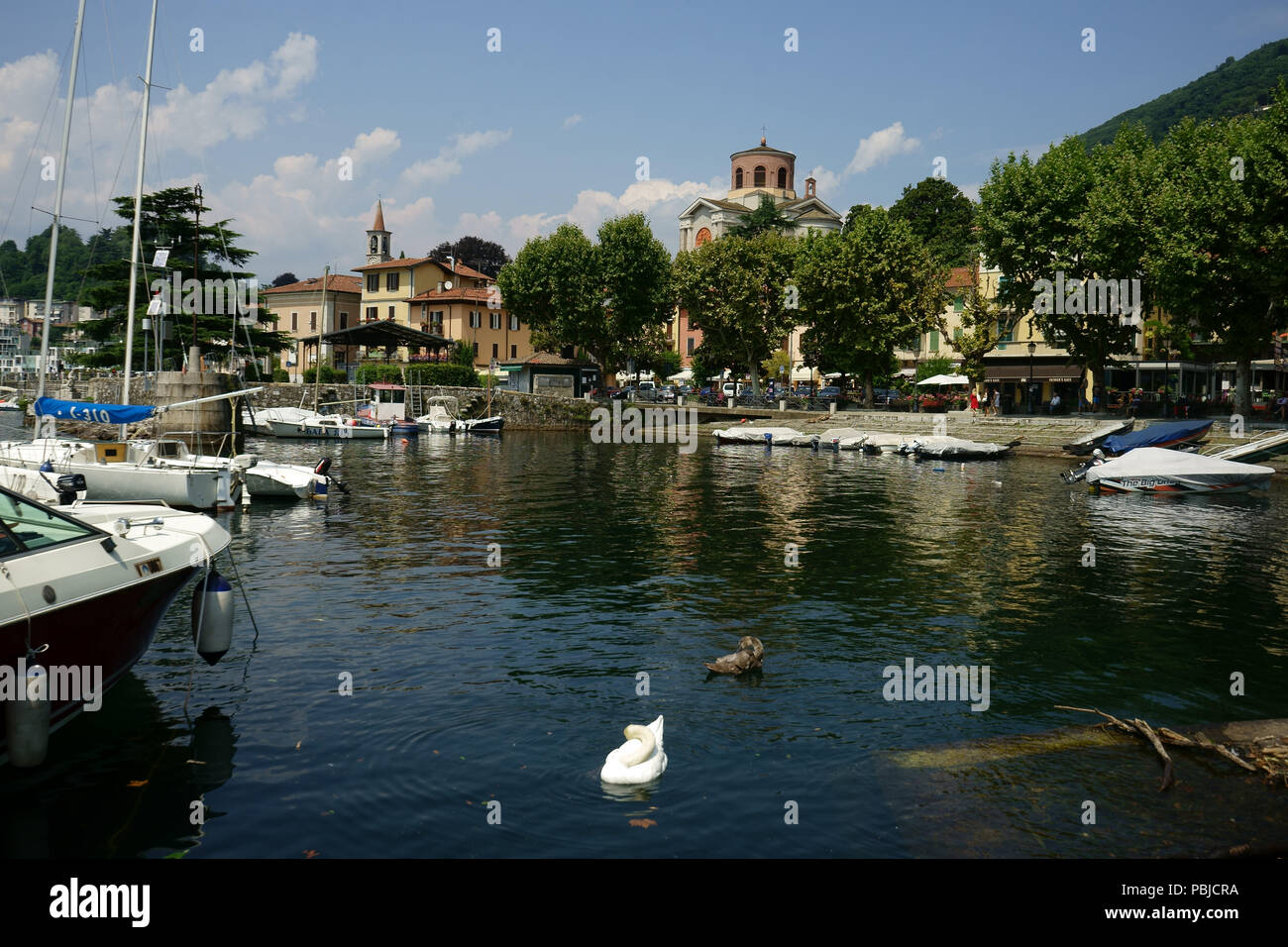 Town Lavena - Mobello on Lago Maggiore, Lombardia, Italy Stock Photo