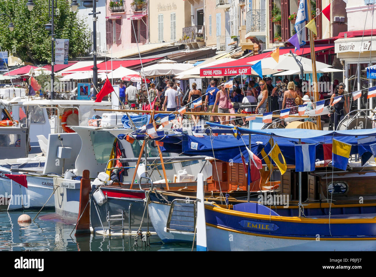 Pointu traditional fishing boat hi-res stock photography and images - Alamy