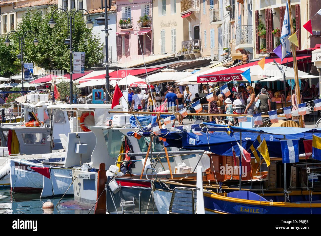 Pointu traditional fishing boat hi-res stock photography and images - Alamy