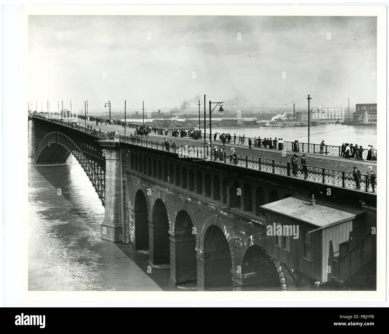 Construction on bridge water hi-res stock photography and images - Alamy