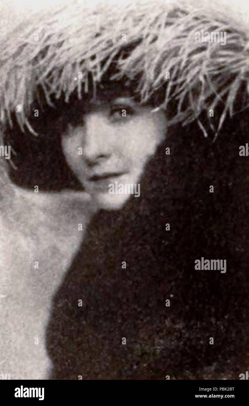 1753 To Please One Woman (1920) - 4 Stock Photo
