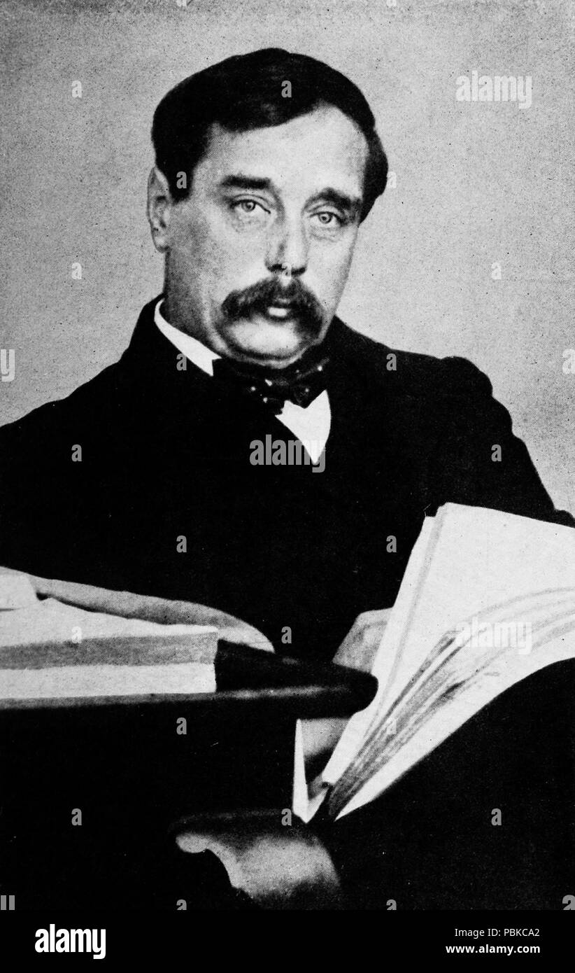 . English: Portrait photo of English writer Herbert George Wells (1866 ...