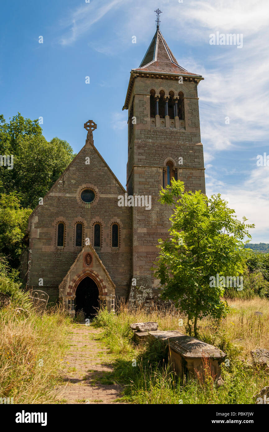 Welsh Bicknor Church on the banks of the River Wye, Herefordshire, England Stock Photo