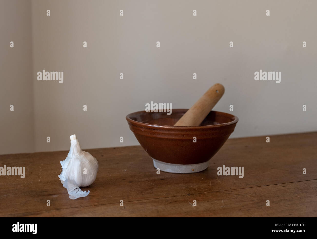 mortar and pestle with garlic Stock Photo Alamy
