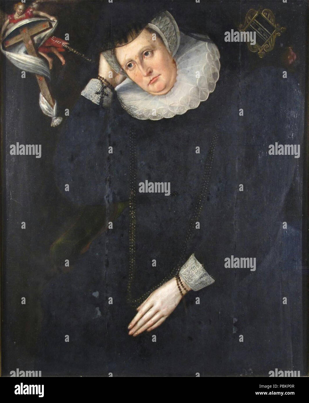 . English: Late C16th, c. 1592, oil portrait of a member of the Browne and or Dormer family, (35 x 29 inches). Mary, the daughter of Sir William Dormer (d.1575) by his second wife, Dorothy, the daughter of Anthony Catesby, esquire), who married Anthony Browne (22 July 1552 – 29 June 1592). OR: Elizabeth Browne (d.1631), who married Robert Dormer, the son of Sir William Dormer by his second wife, Dorothy Catesby (d.1613). between circa 1592 and circa 1600 887 Late C16th oil portrait of a member of the Browne and or Dormer family, (35 x 29 inches), c. 1592 Stock Photo