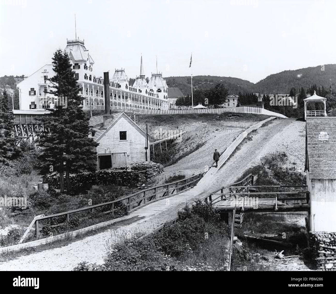 771 Hotel Tadoussac 1915 Stock Photo Alamy