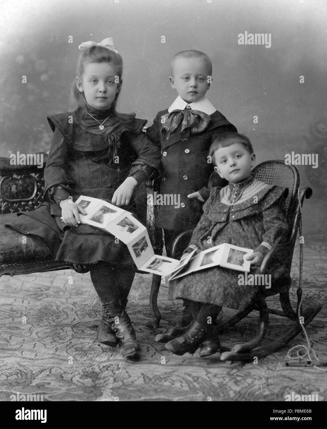 Kids rocking chair hi res stock photography and images Alamy