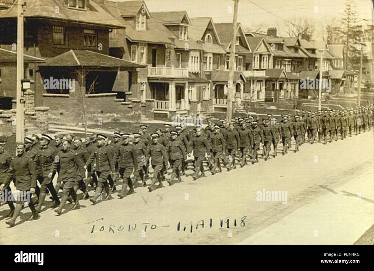 War military soldiers marching hi-res stock photography and images - Alamy