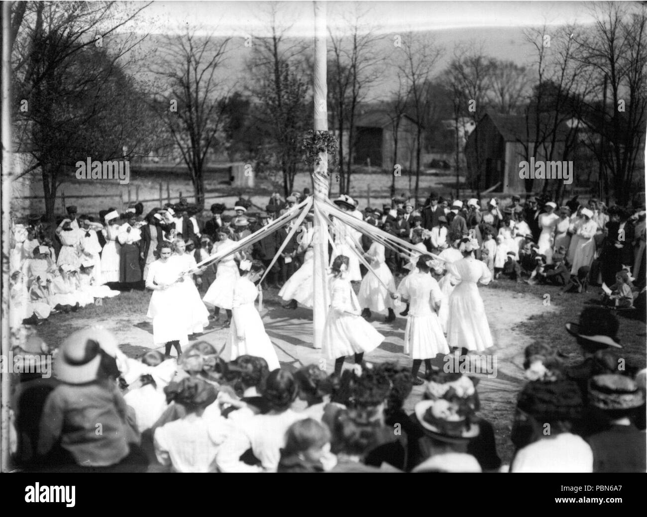 May pole dance at Oxford High School May Day celebration 1910 Stock Photo -  Alamy