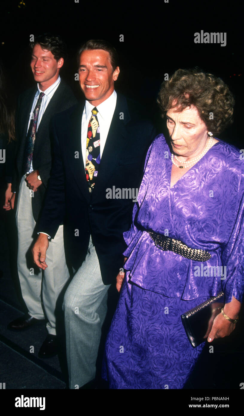 LOS ANGELES, CA APRIL 6 (LR) Actor Arnold Schwarzenegger and his mother Aurelia Jadrny