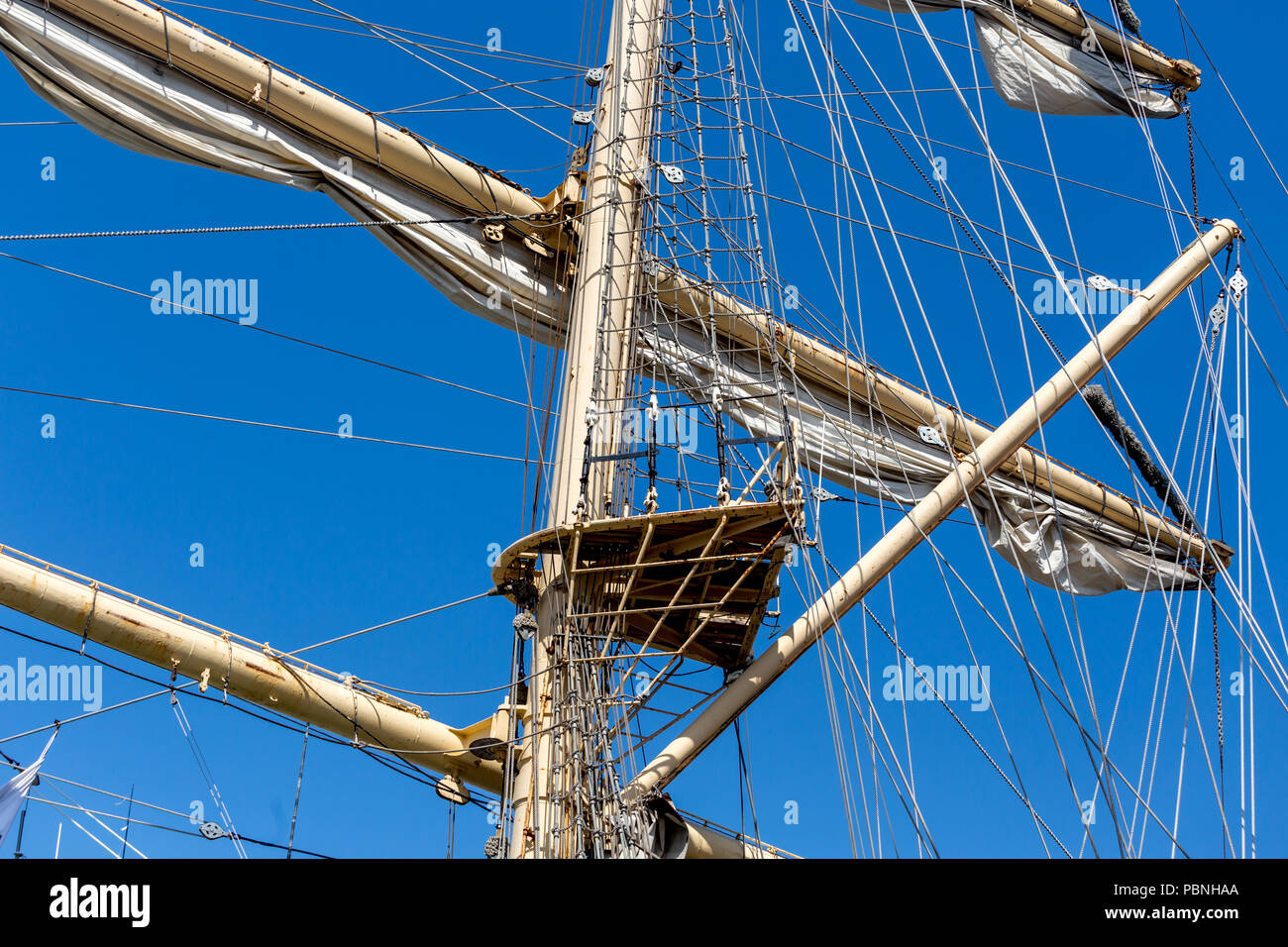 Vessels Canvas Ladders in Sky Vessels Canvas Ladders in Sky