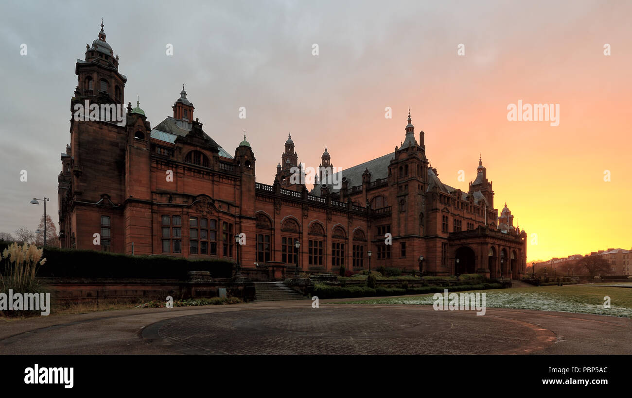 Golden Sunrise by Kelvingrove Art Gallery And Museum, Glasgow Stock Photo