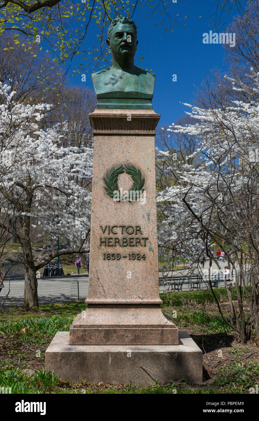 Bust of Irish born composer Victor August Herbert in Central Park, New York, USA Stock Photo
