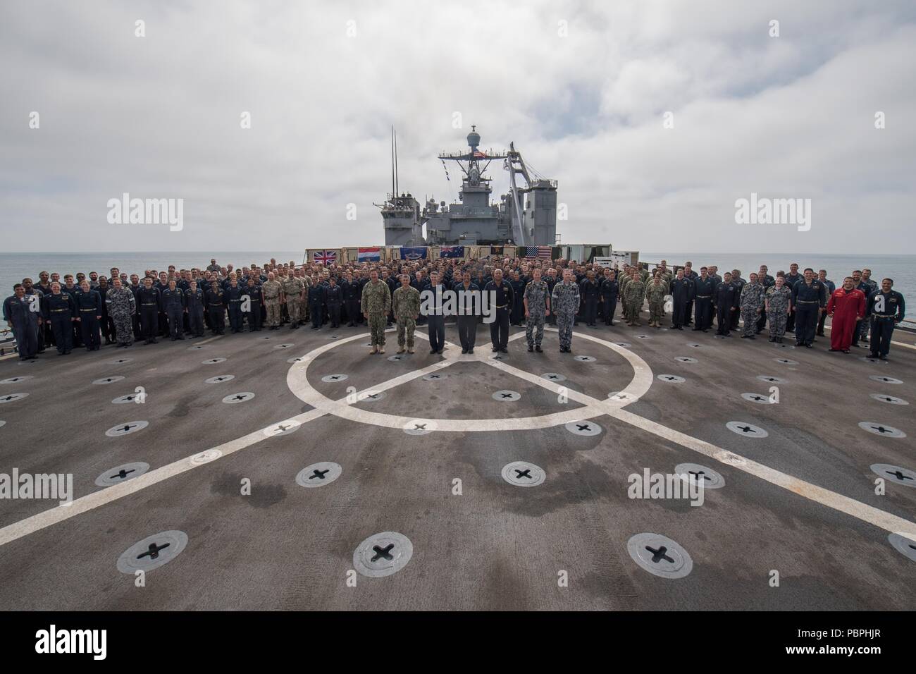 N Ow019 1105 Pacific Ocean July 25 18 Sailors Assigned To The U S Navy Royal Navy Royal Netherlands Navy Royal Canadian Navy And Royal Australian Navy Pose For A Photo On The Flight Deck N Ow019 1105 Pacific Ocean July 25 18 Sailors Assigned To The U S Navy Royal Navy Royal Netherlands Navy Royal Canadian Navy And Royal Australian Navy Pose For A Photo On The Flight Deck