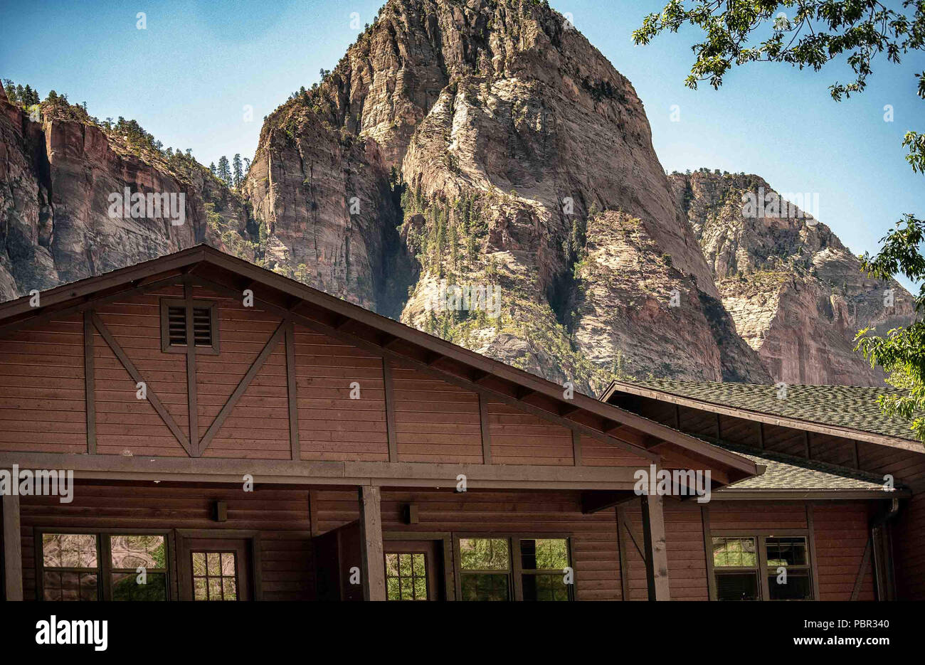 Utah Usa 3rd June 2018 Rustic Cabins Under The Towering Cliffs