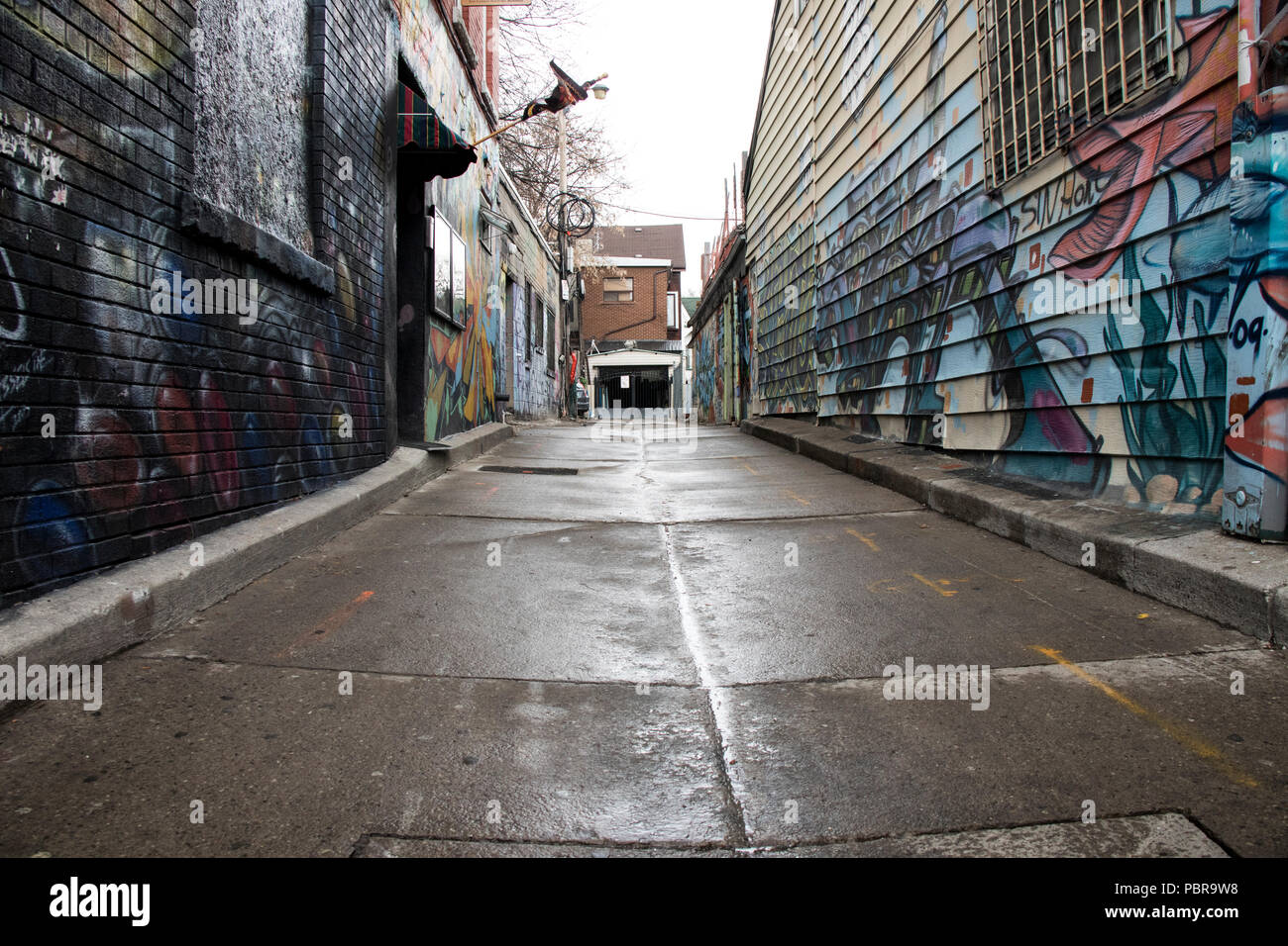 Alleyway With Graffiti On Walls Stock Photo Alamy Alleyway With Graffiti On Walls Stock Photo Alamy