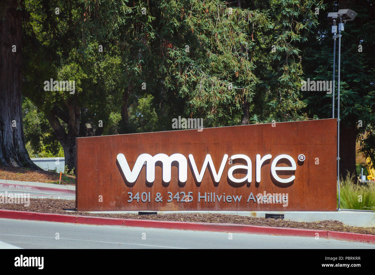 Palo Alto, CA: VMWare Inc. VMware provides cloud computing and platform virtualization software and services. It is a subsidiary of Dell Technologies. Stock Photo
