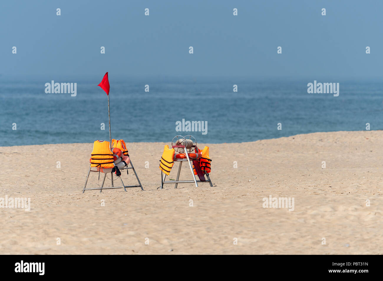 Empty sandy beach sea hi-res stock photography and images - Alamy