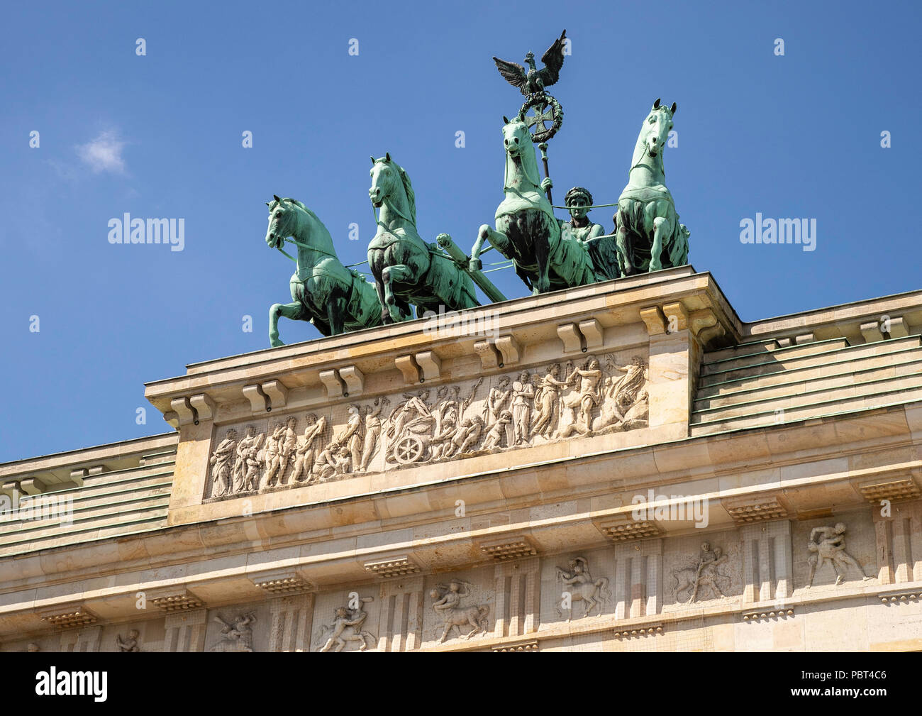Statue Of Chariot And Four Horses Quadriga On The Brandenburg Gate Berlin Germany Stock Photo Alamy Statue Of Chariot And Four Horses Quadriga On The Brandenburg Gate Berlin Germany Stock Photo Alamy