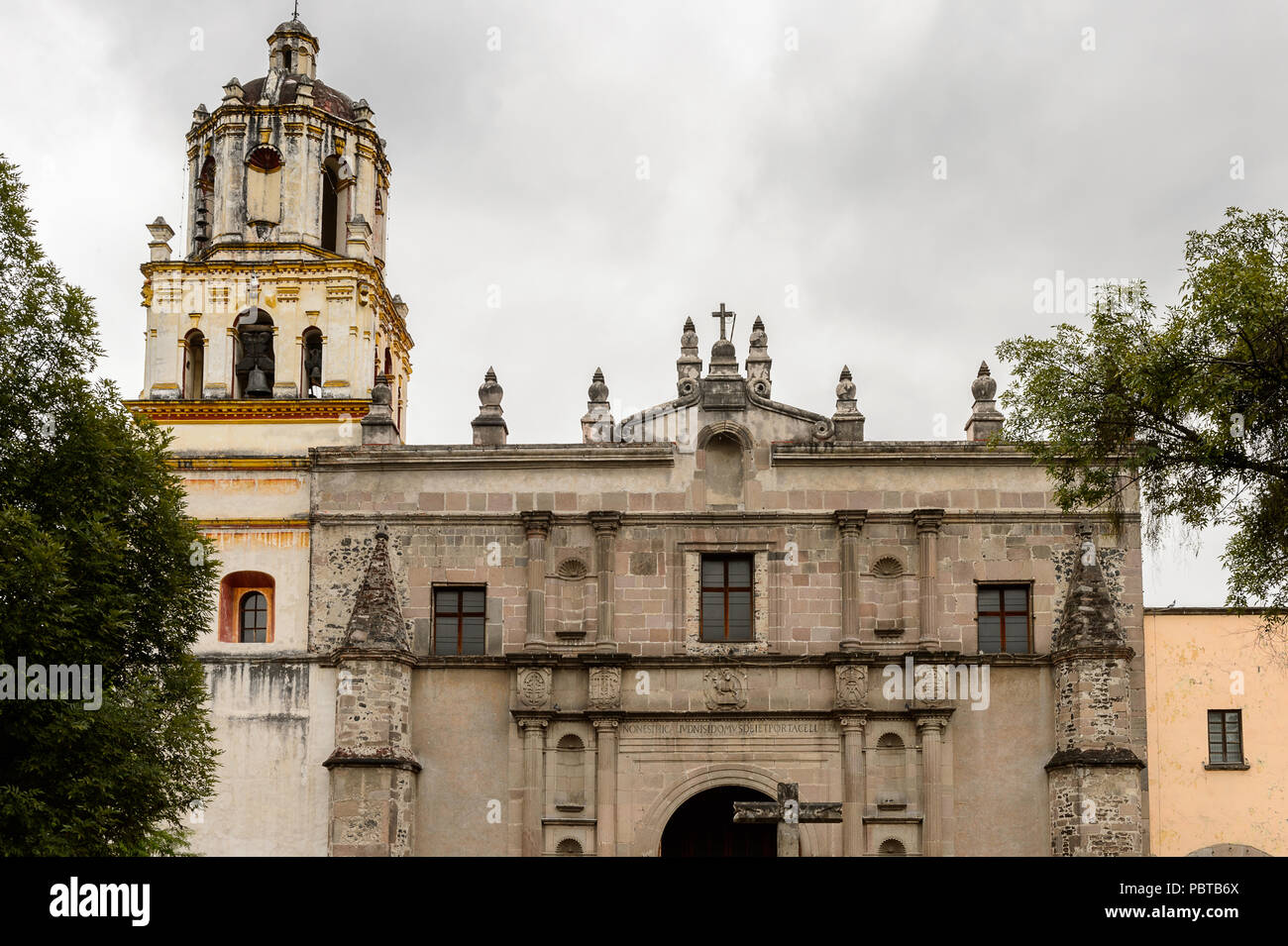 Parish of San Juan Bautista, Coyoacan. It is one of three oldest churches in Mexico City Stock Parish of San Juan Bautista, Coyoacan. It is one of three oldest churches in Mexico City Stock
