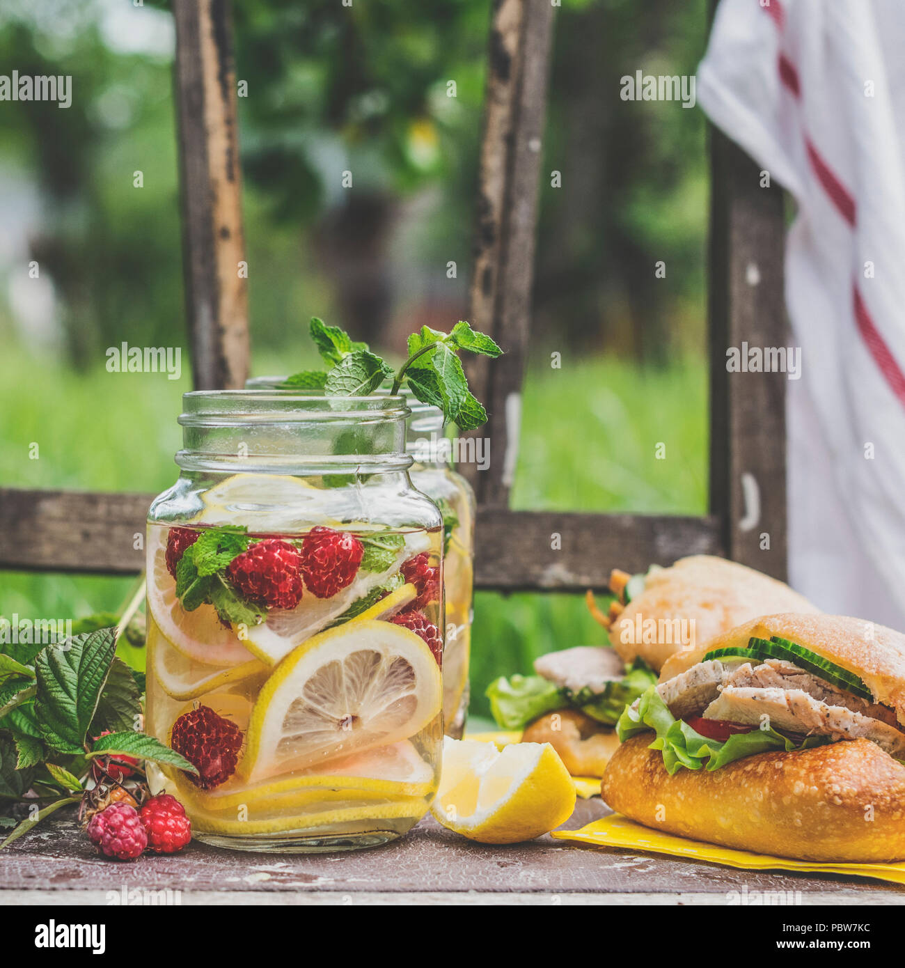 Sandwich and lemonade drink hires stock photography and images Alamy