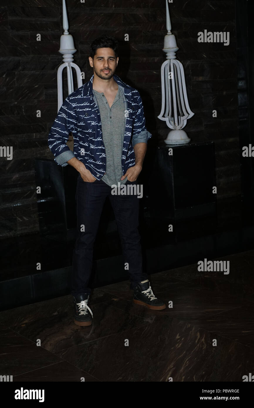 Sidharth Malhotra High Resolution Stock Photography And Images Alamy Sidharth Malhotra High Resolution Stock Photography And Images Alamy