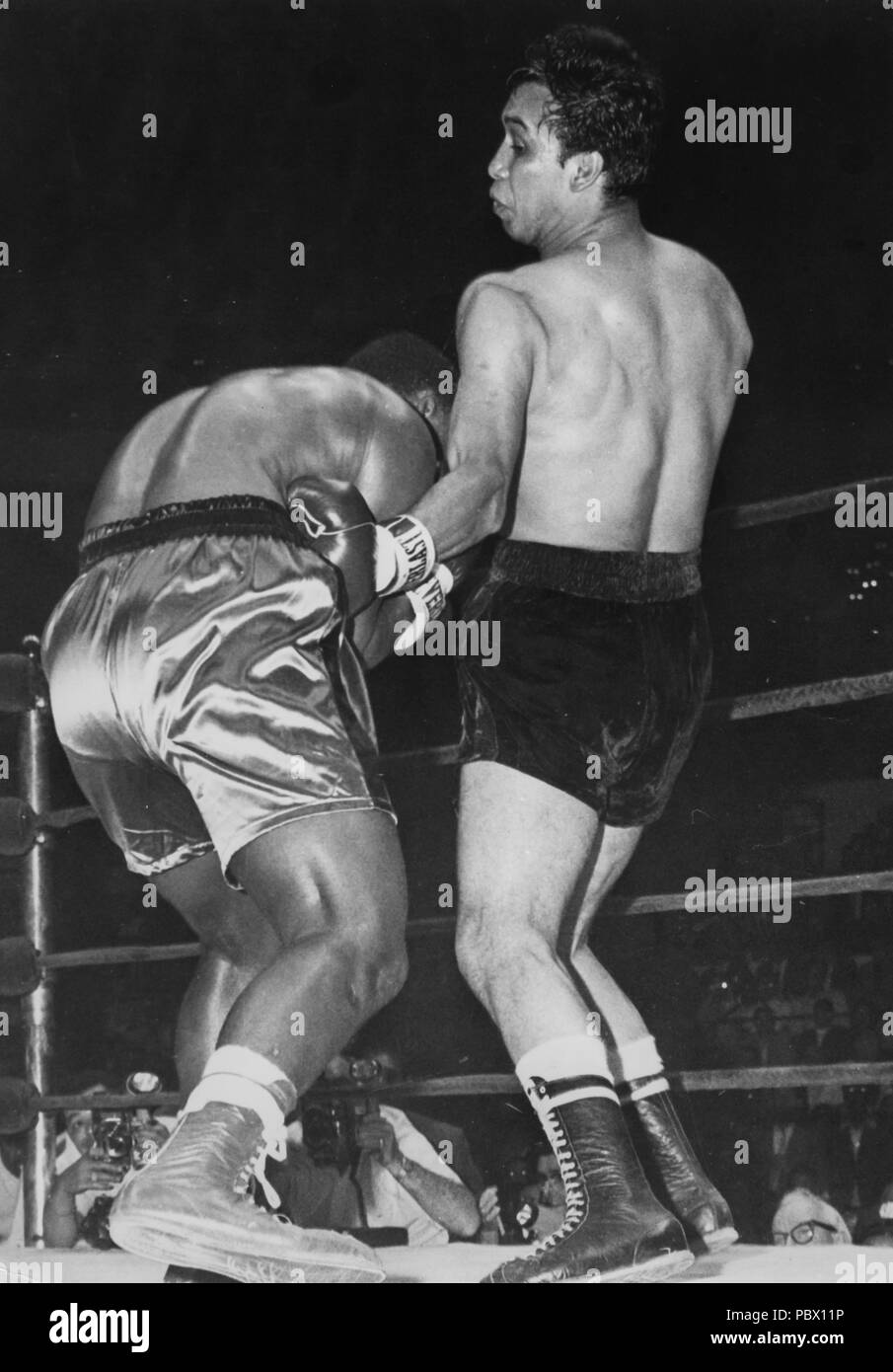 boxing match between joe frazier  and manuel ramos, 1968 Stock Photo