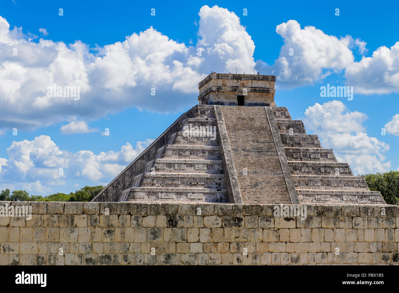 El Castillo (Temple of Kukulcan),  a Mesoamerican step-pyramid, Chichen Itza. It was a large pre-Columbian city built by the Maya people of the Termin Stock Photo