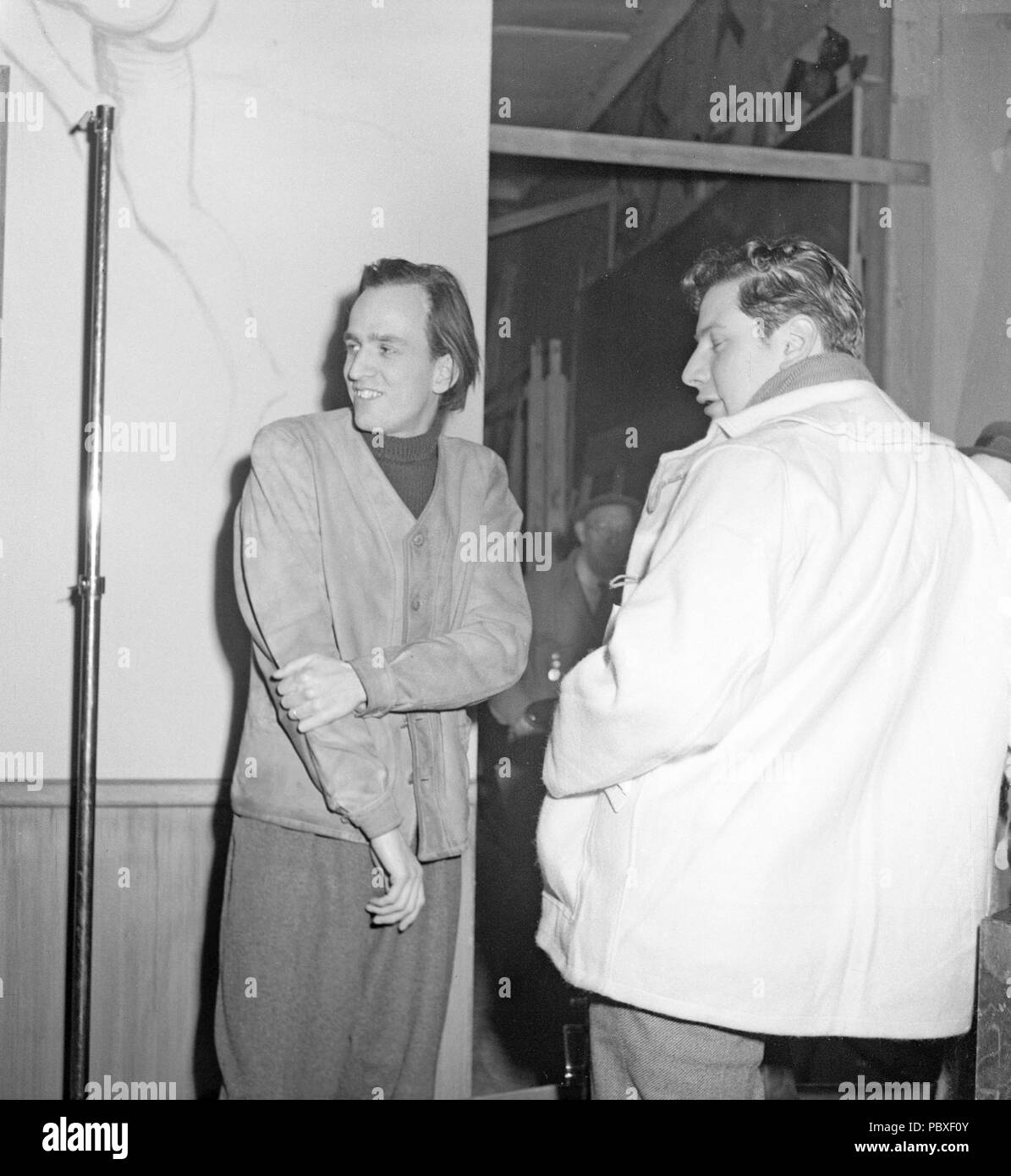 Ingmar Bergman. 1918-2007.  Swedish film director. Pictured here 1948 with actor Peter Ustinov, born april 16 1921 - dead march 28 2004, who made a stage adaption of Bergman's Frenzy and played the leading part as Caligula on St. Martin's Theatre in London this year. Photographer: Kristoffersson/AF43-2 Stock Photo