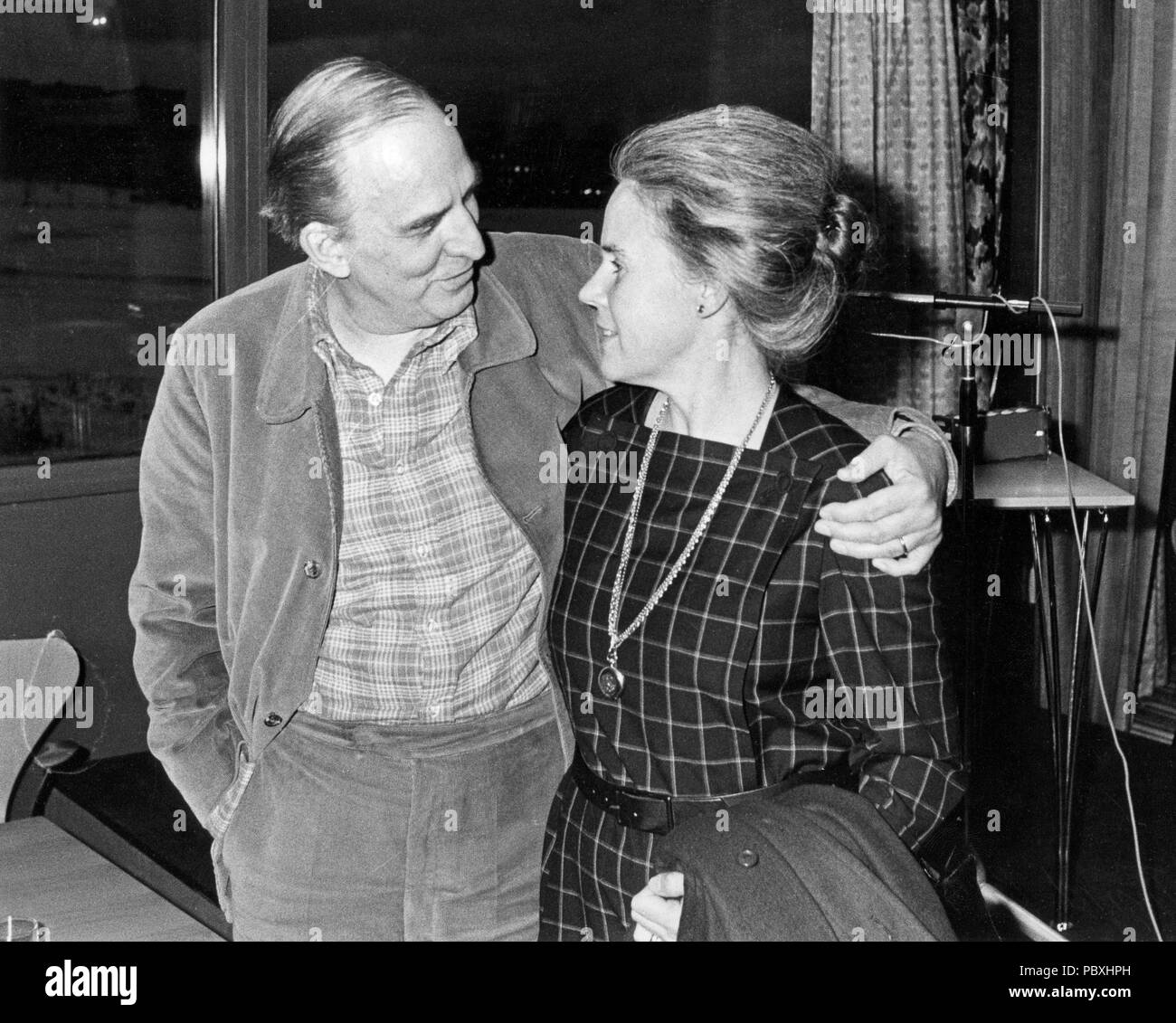 Ingmar Bergman. 1918-2007.  Swedish film director. Here together with his wife Ingrid von Rosen. 1980 Stock Photo