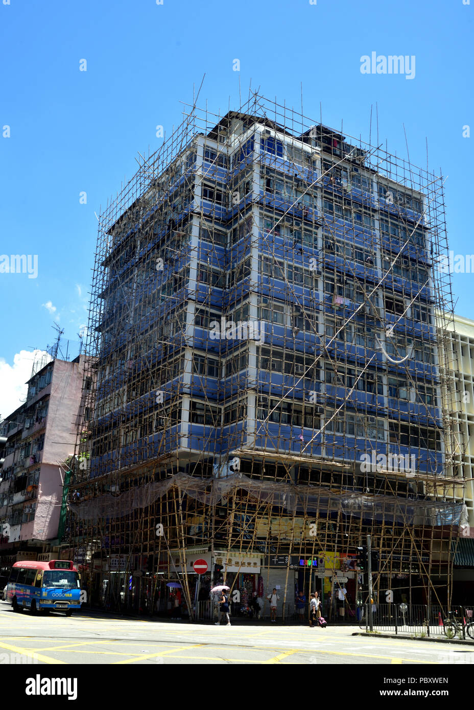 Scaffolding old building hi-res stock photography and images - Alamy